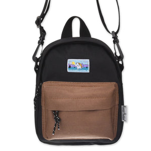 ムーミン アドベンチャー クロス ボディー バッグ | 公式ムーミン製品